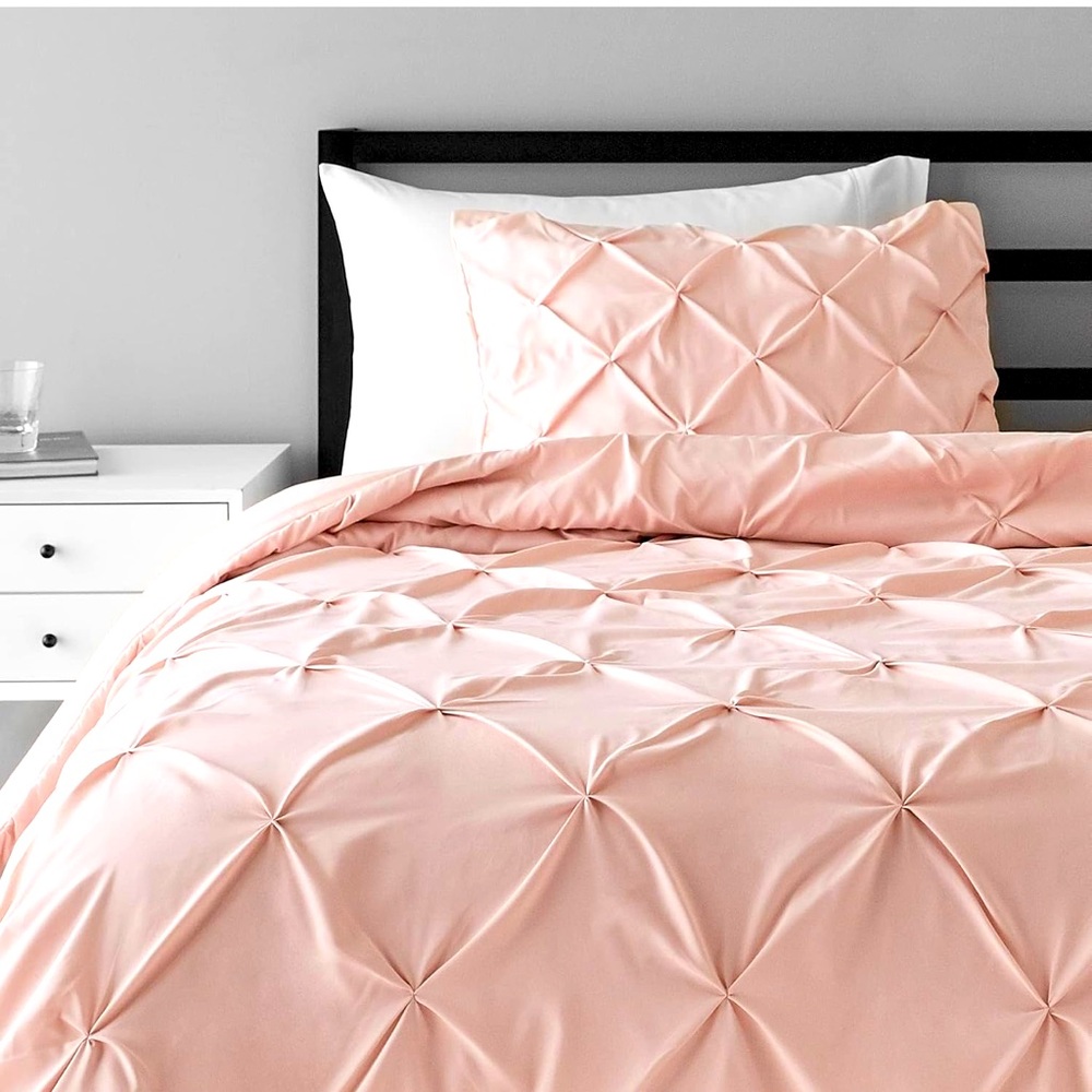 Luxurious Twin/Twin XL Sz Pink Pinch Pleat Bedding Set Comforter and Pillow Sham